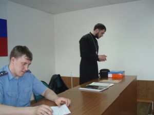 Юрга, ЮГС: Беседа со священником