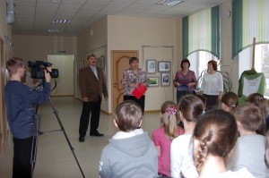 ЮГС: В детской художественной школе Юрги открылась выставка «Первый Росток»
