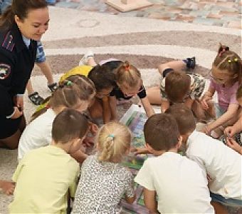 Детям о безопасности на дороге