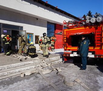 Условный пожар потушен, спасены люди