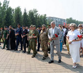 Священная Память: возложение цветов в День памяти и скорби
