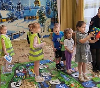 Учим ПДД играя!