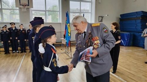 Кадеты будут хранить подарок и помнить о героизме и отваге советских солдат