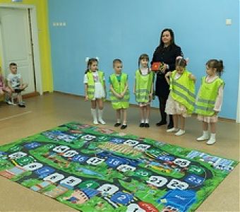 ПДД: учим малышей безопасности на дороге
