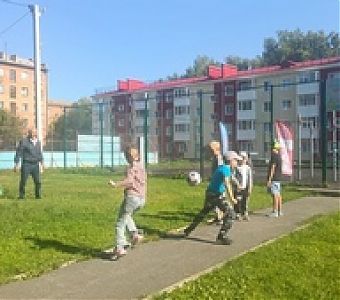 А у нас во дворе: играем вместе!