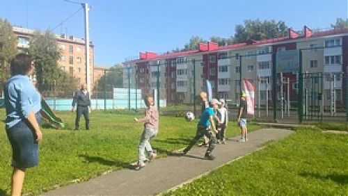 А у нас во дворе: играем вместе!
