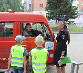 Водитель, пропусти пешехода!