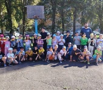 Зарядка со стражем порядка