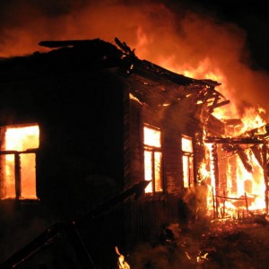 ЮГС: В частном секторе в Юрге при пожаре погиб пятилетний ребенок